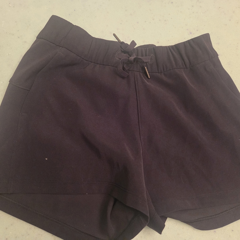 Lululemon On the Fly shorts
